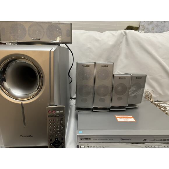 Panasonic DVD Theater Sound System SA-HT692 5 Speakers, Subwoofer TESTED
